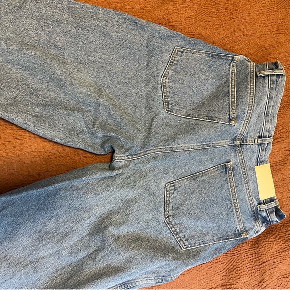 Everyday High-Rise Straight Leg Jeans in Light Blue - Picture 7 of 9